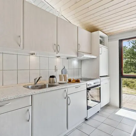 Nila - 750m From The Sea By Interhome *